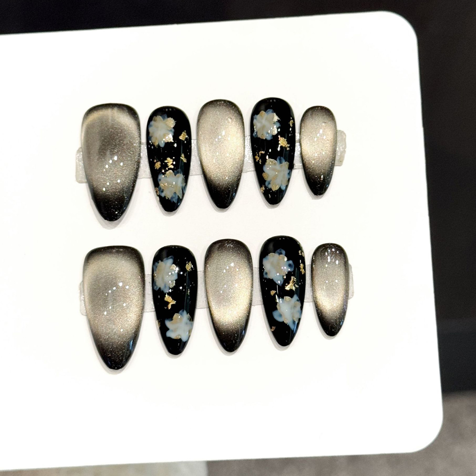 10pcs Shiny Black-Gold Cat's E - Resin Art Flower recension och pris
